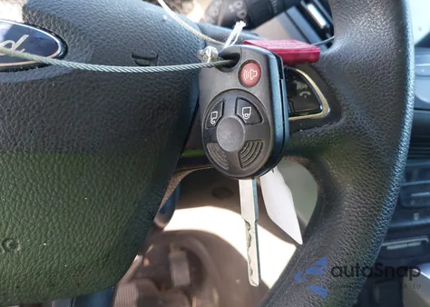 2017 Ford Escape Se z USA, uszkodzony, nr VIN 1FMCU0GD3HUD10525